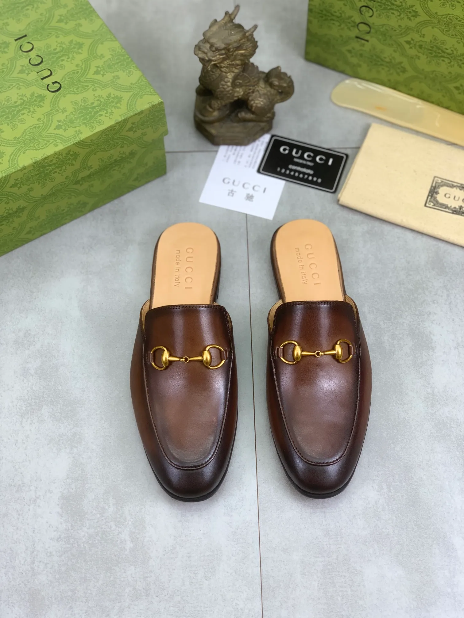 Men's Men's Shoes💰P480💰【New Style】Water-dyed Niuli High Quality Gucci half-drag business leather shoes hot selection (Gucci) official website latest Gucci half-drag 🎁 business leather shoes, hot style 💥 simple and elegant style, exclusive for trendy men. Unique official website latest brand original double G embossing Elements 👑 Original Gucci decoration, fashionable and elegant, fabric original calfskin ✅ Fully imported first-layer cowhide lining, official website designated wear-resistant, rubber business outsole, classic model taken at the counter in real life 🎬Number: 38-44 (45 46 customized) 2⃣️colors available